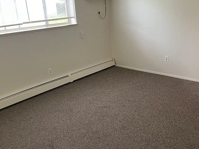 17620 Lakeshore Blvd — Photo 4
