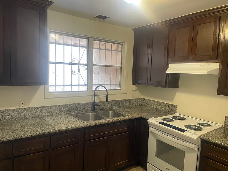 201 S Rampart Blvd #A — Photo 4