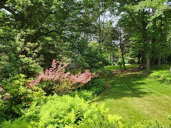 4th image of 43 Ferncliff Dr