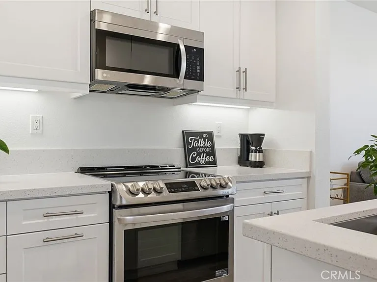 2560 Valentina Way — Photo 18
