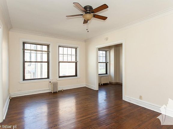 3rd image of 542 W Briar Pl #1626