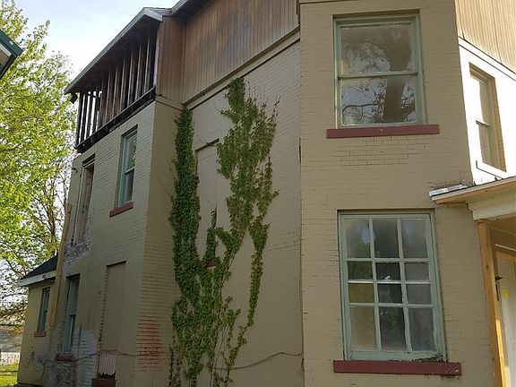 3rd image of 621 W Marion St