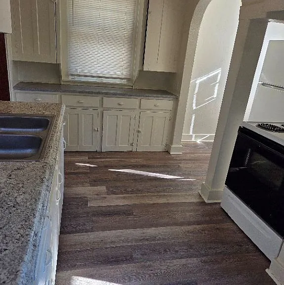 630 W Fairview Ave — Photo 6