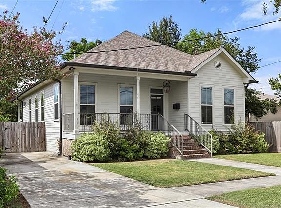 2nd image of 5172 Venus St #5172