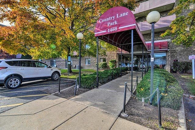 1st image of 1460 Fairlane Dr APT 403