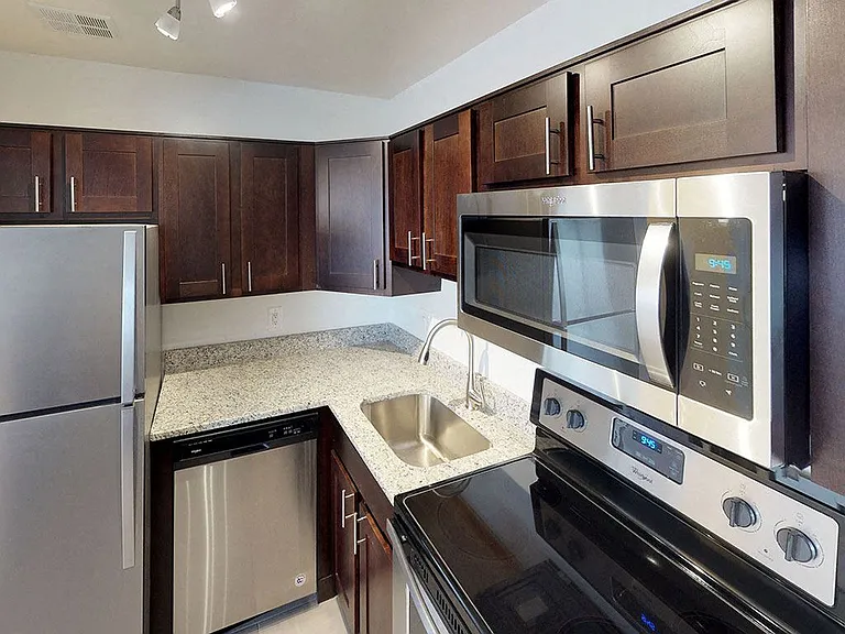 Woodlee Terrace Apartments — Photo 12