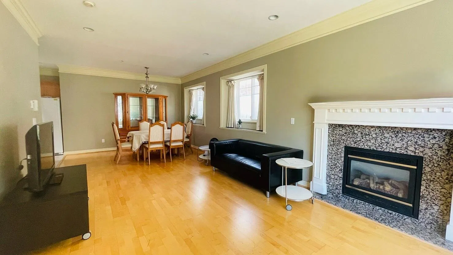 2 bed, 1200 sqft, $2,550 — Photo 2