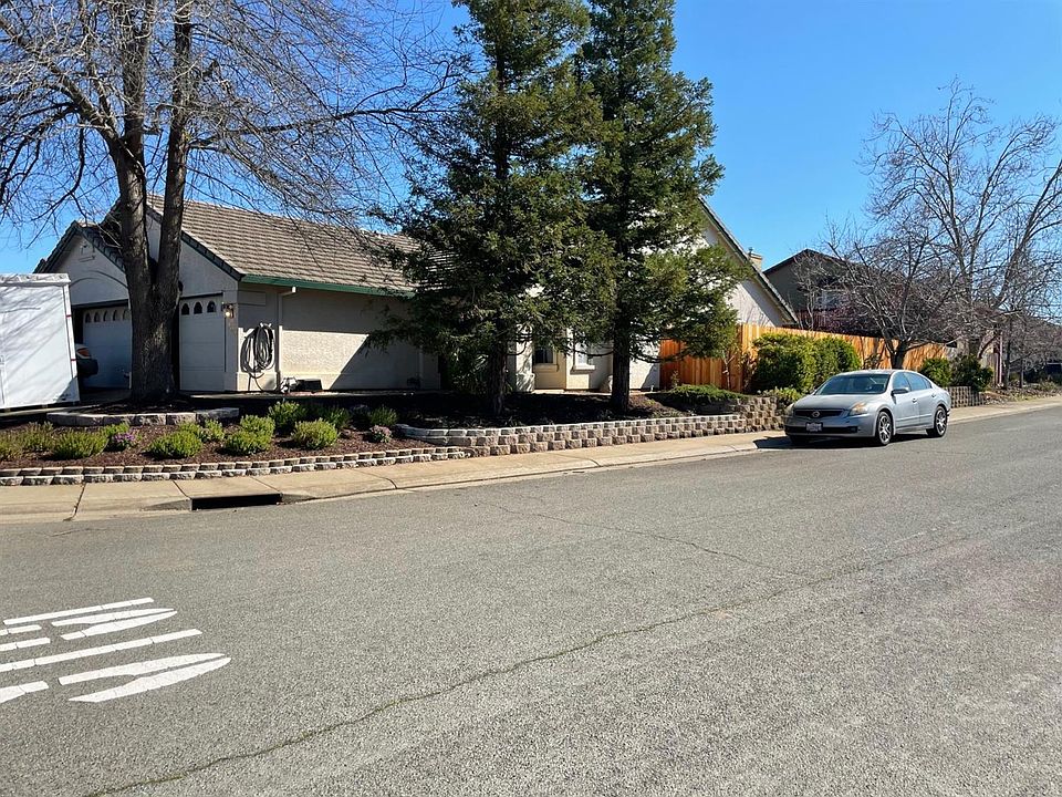 2nd image of 2435 Meadowland Way