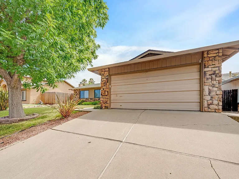 8338 Willow Tree Way — Photo 7