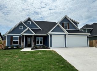 2730 Amaris Ave, Lowell, AR 72745