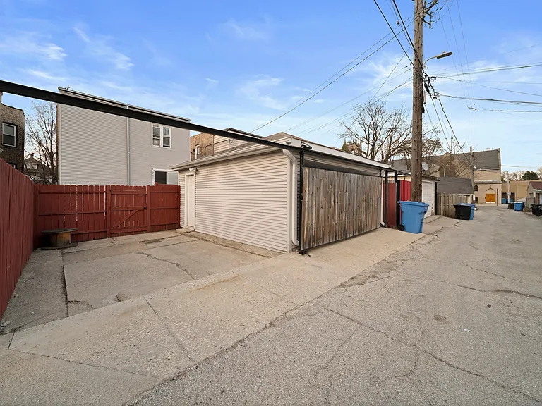 5009 W Montrose Ave #G — Photo 15