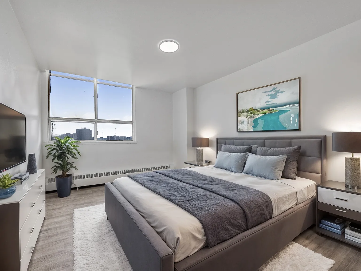 65 Thorncliffe Park Drive Toronto — Photo 2