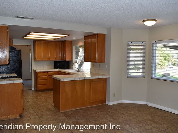 4th image of 9325 Vervain St