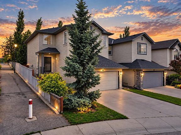 2nd image of 60 S Tuscany Ridge Cres NW