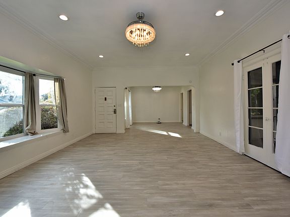 LARGE and BRIGHT 4bed+2bath house, Fully Upgraded