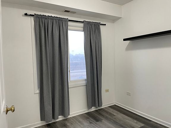 2nd image of 2932 S Wentworth Ave Unit 4NE