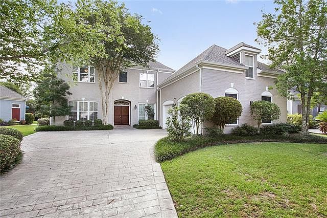 1st image of 8 Lakeway Ct