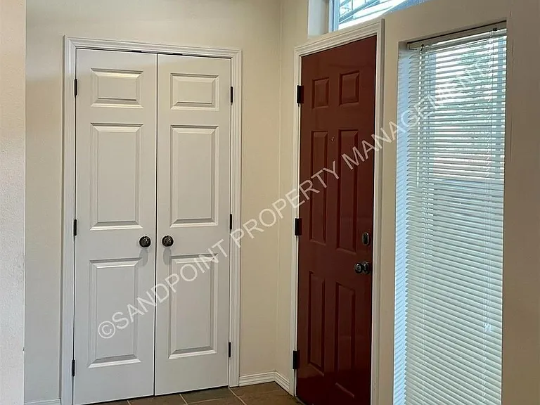 1602 Pine St #10 — Photo 5