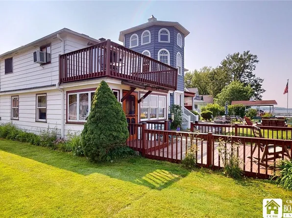 2472 Lakeside Dr, Ashville, NY 14710