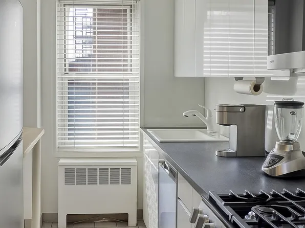 33 Greenwich Avenue image 4 of 9