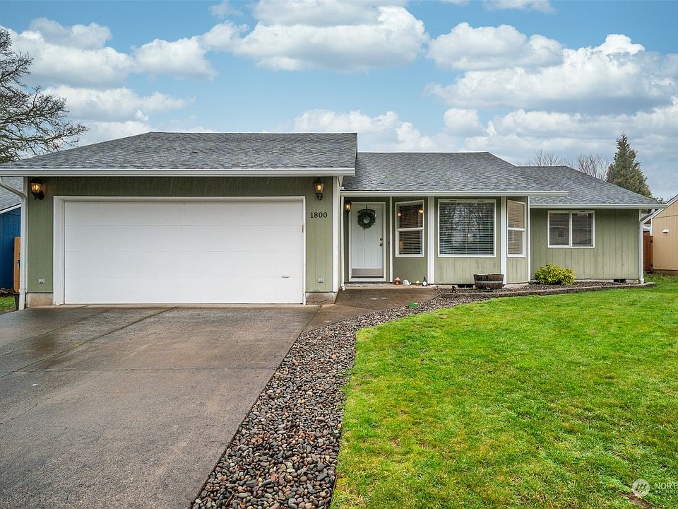 1st image of 1800 NE 149th Circle
