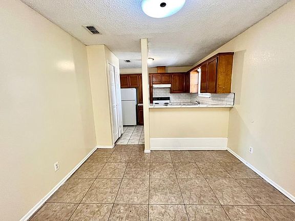 3rd image of 2210 W Elisa Ln APT 19
