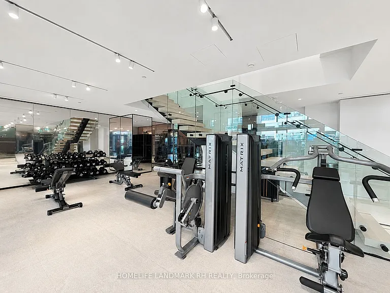 120 Broadway Ave #LPH06 — Photo 17