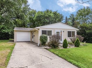 105 Center Rd, Streamwood, IL 60107