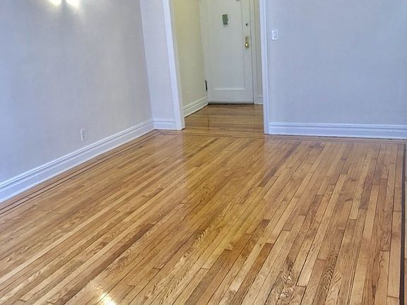 4th image of 4308 40th St APT 2K