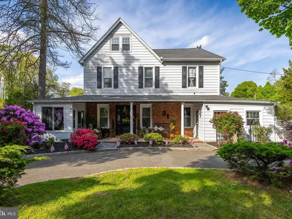 31 Gravers Ln, Blackwood, NJ 08012