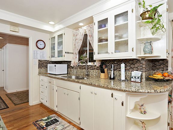 5th image of 7748 Greenridge Way