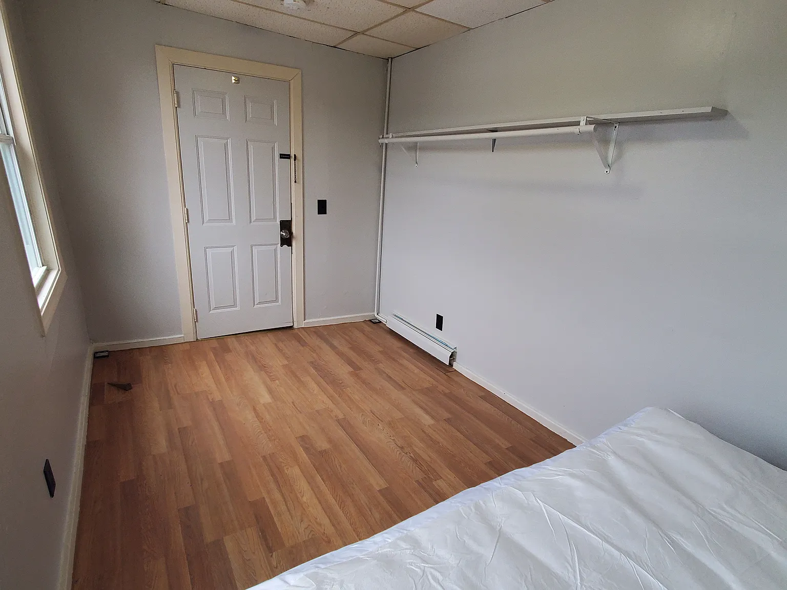 Studio, 108 sqft, $550 — Photo 2