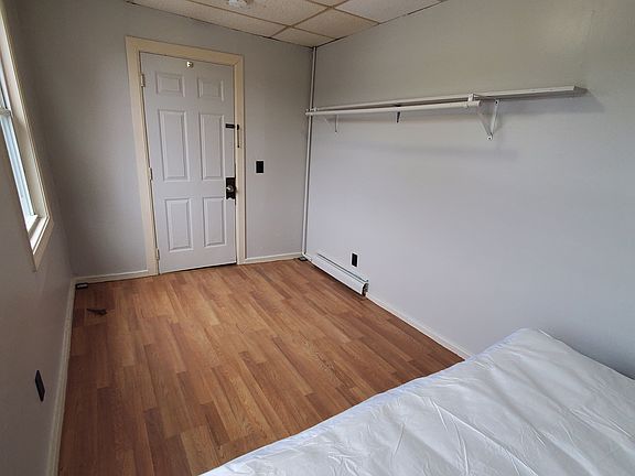 2nd image of 946 Main St #4