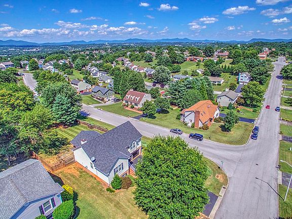 3rd image of 1101 Debra Ln