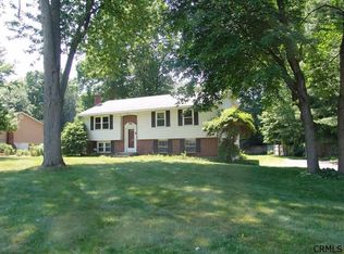 6 Sonat Rd, Clifton Park, NY 12065