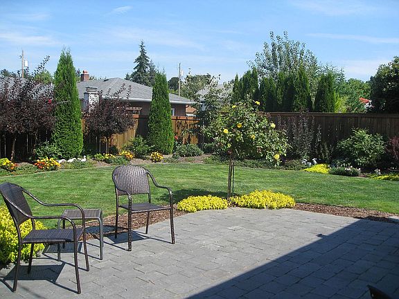 2nd image of 721 5th Ave NW