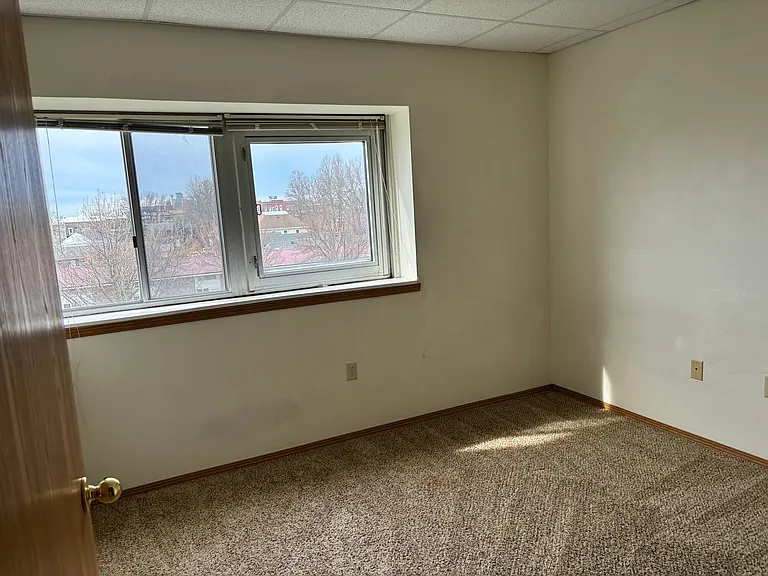 109 E Luverne St — Photo 33