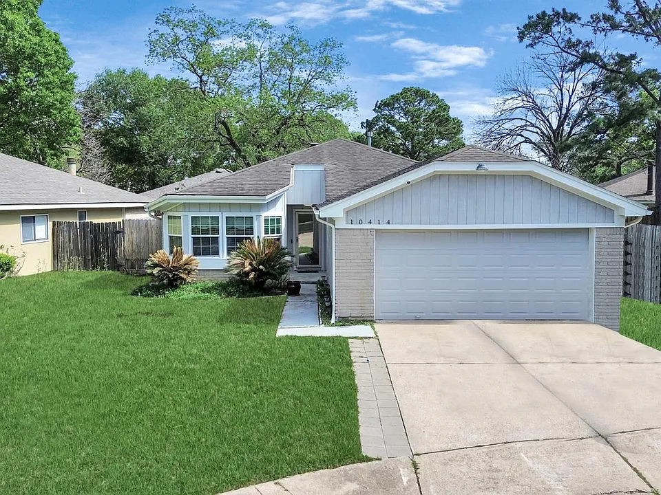 10414 Hidden Moon Dr