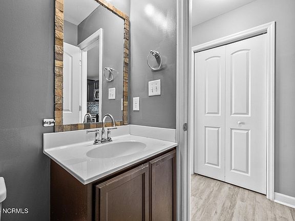 5th image of 152 Rosemary Avenue