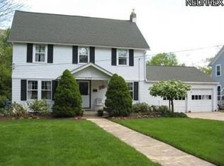 8155 Brookside Dr, Olmsted Falls, OH 44138