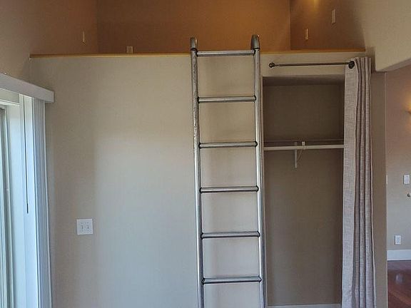 2nd image of 230 Orchard Ave