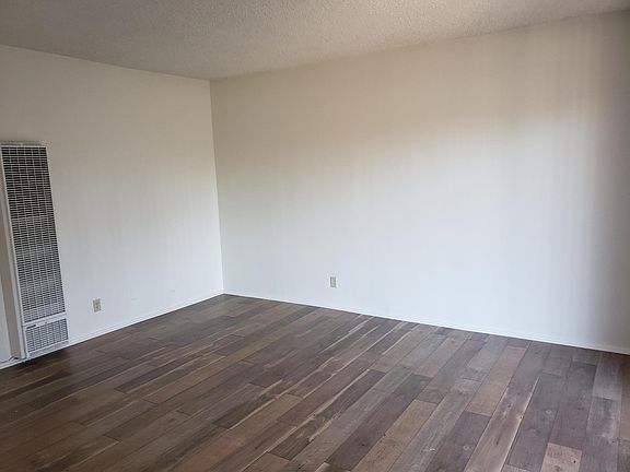 3rd image of 1293 N Garfield Ave APT 22