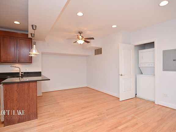 5th image of 1378 N Wolcott Ave #B1