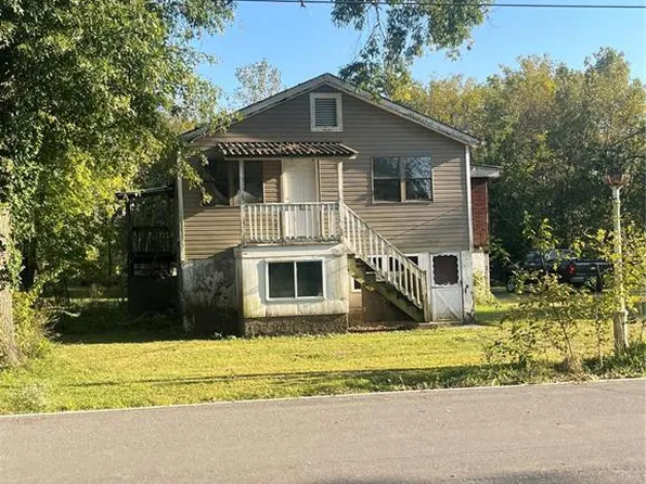 2476 Flatwoods Rd, O'Fallon, MO 63366