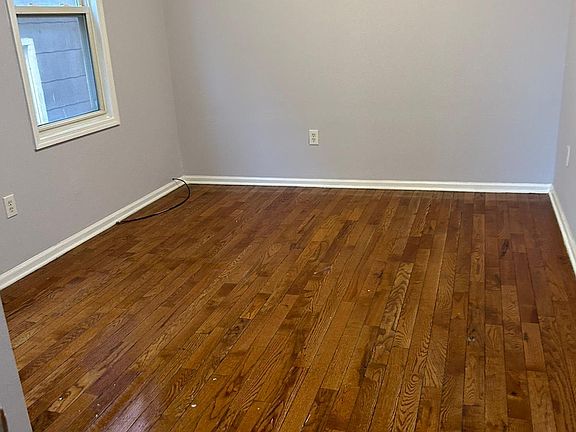 3rd image of 242 Halsted St Floor 2