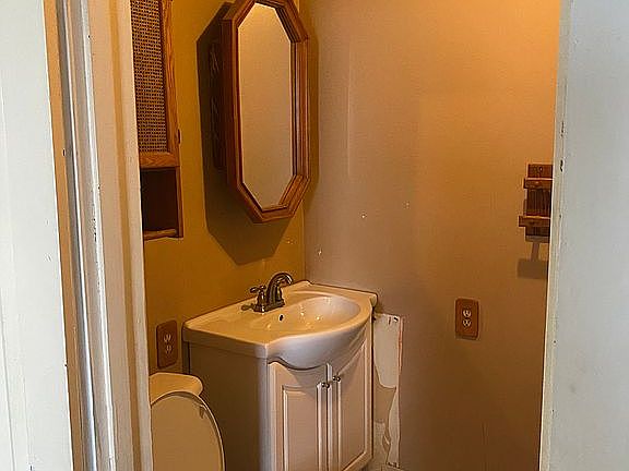 Main floor bathroom 