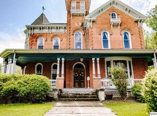 262 Main St, Carthage, IL 62321