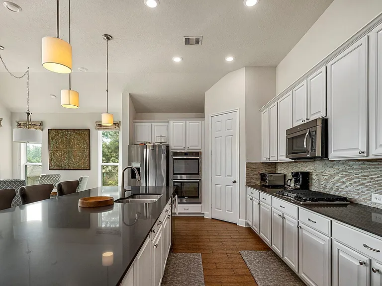 1810 Daly Way — Photo 11