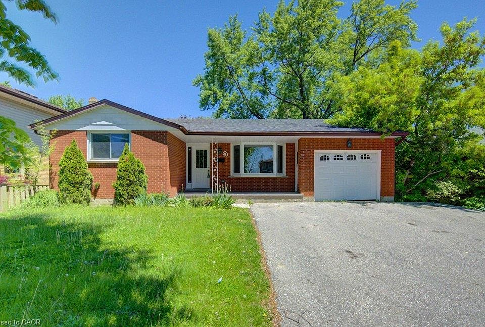 1st image of 80 Lower Canada Cres
