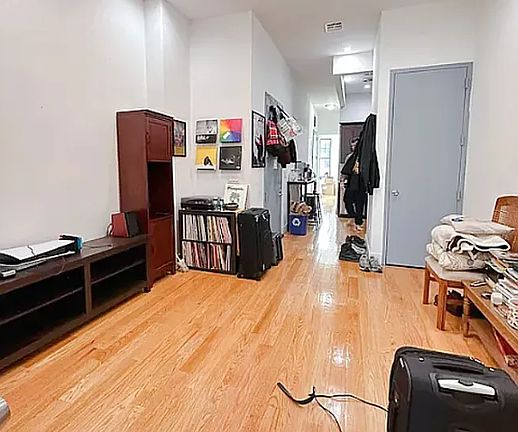 3rd image of 1423 De Kalb Ave #3B